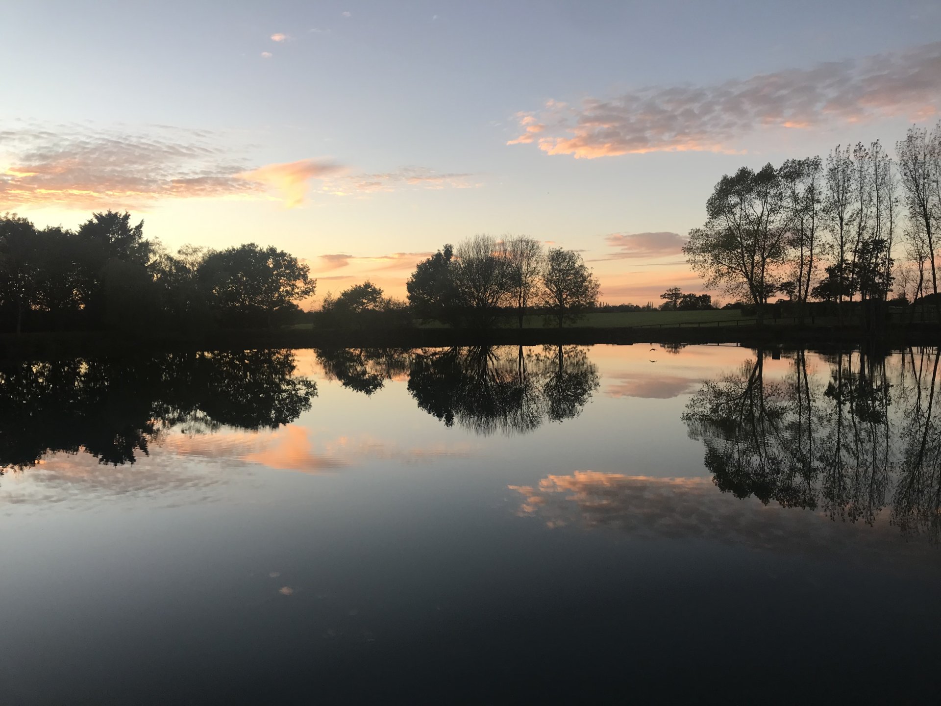 A beautiful photo of Lake Lodge Fisheries